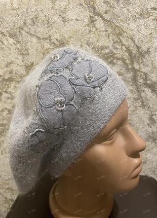 Бежевый женский берет теплый зимний из ангоры