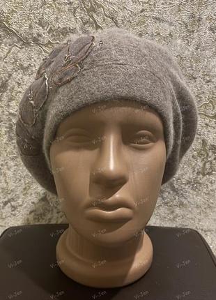 Бежевый женский берет теплый зимний из ангоры