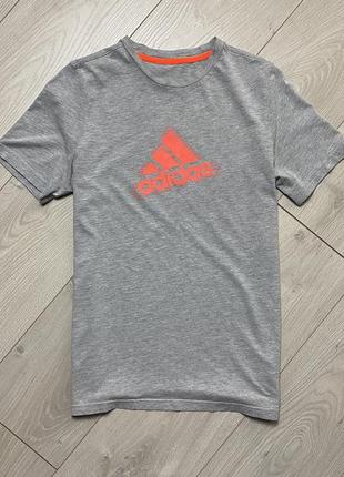 Футболка adidas