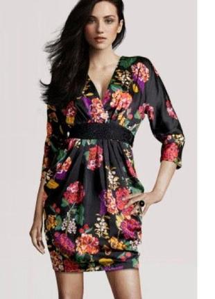 1+1=3 красиве чорне плаття футляр квітковий принт h&m, розмір 46 — 48
