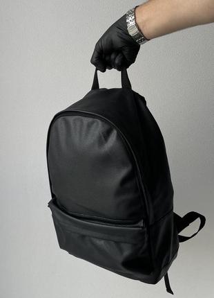 Деловой и стильный кожаный рюкзак топ качества солидный минималистичный