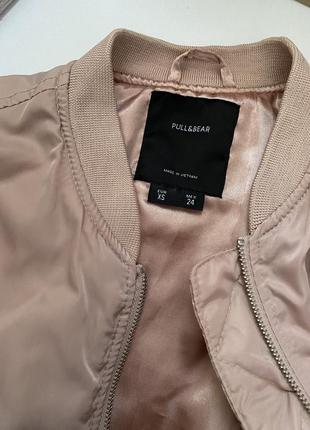 Нежно розовый бомбер pull &amp; bear, куртка3 фото