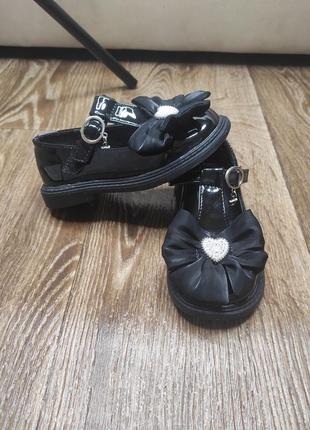 Лаковые туфли для девочки1 фото