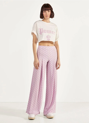 Брюки палаццо bershka цвет сиреневый l мех30