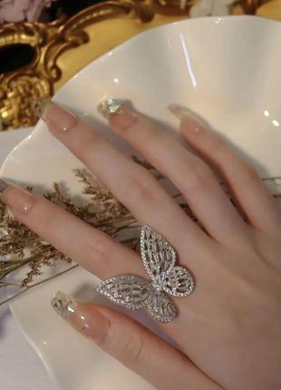 Кольцо с бабочкой серебристое изысканое кольцо с бабочкой масивное кольцо с бабочкой колечко с кристалами стразами