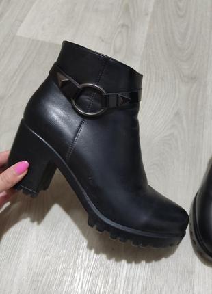 Ботильоны сапоги ботинки ботинки на устойчивом каблуке с тракторной подошвой, 38 размер