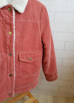 Вельветовый пиджак на михе👭
10 лет
состояние: идеальный3 фото
