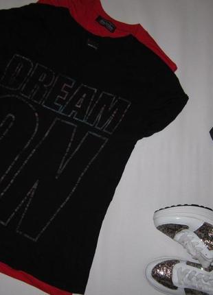 Черная футболка с надписью dream on