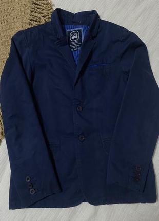 Синий школьный пиджак на мальчика темно синий cool club на пуговицах 152 р. на 10-12 лет