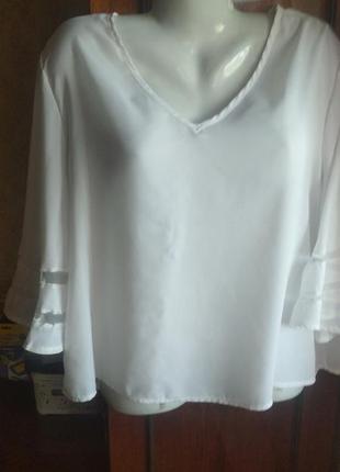 Красивая белая блуза с расклешенными рукавами на 50-52 укр3 фото