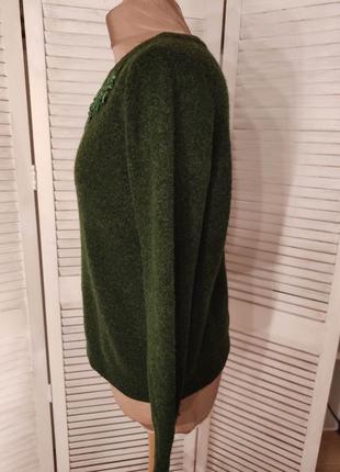 Зелёный свитер с камнями3 фото