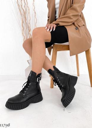 Стильні жіночі шкіряні черевики чорного кольору, трендові жіночі чоботи на шнурівці демісезон