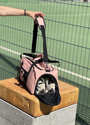 Спортивная/дорожная сумка женская с отделом для обуви на 30л в розовом цвете3 фото