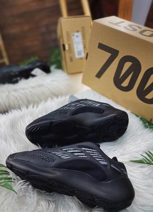 Чоловічі кросівки😎adidas yeezy boost 700 v3 alvah black😎адідас чорні, весна-осінь7 фото