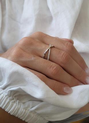 Кольцо серебряное женское колечко с белыми камнями 18.0 размер серебро 925 родированное 4726р  2.50г2 фото