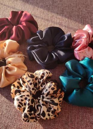 Новые трендовые ретро резинки для волос scrunchie "серебро"3 фото