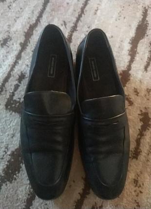 Кожаные, фирменные , чёрные туфли размер 442 фото