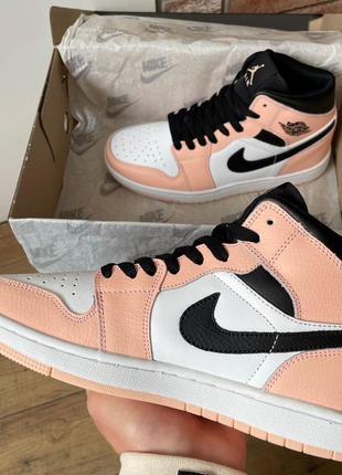 Женские кроссовки nike air jordan 1 retro mid pink quartz#найк5 фото