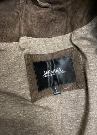 Классная замшевая куртка-бомбер bershka6 фото