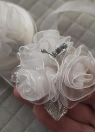 Резинки, заколки с белоснежными розами