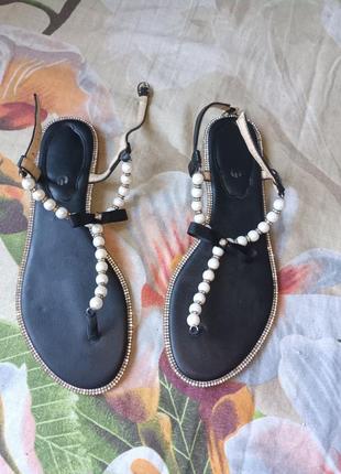 Босоножки с бантами