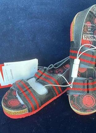 Босоніжки reserved розмір 30 колекція marvel