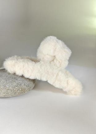 Меховой крабик для волос, светлый беж