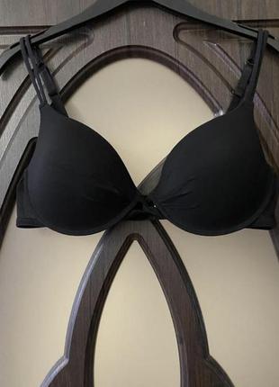 Шикарний, базовий, бюстгальтер, чорного кольору, від бренду: c&a lingerie 👌5 фото