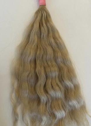 Волнистые натуральные волосы