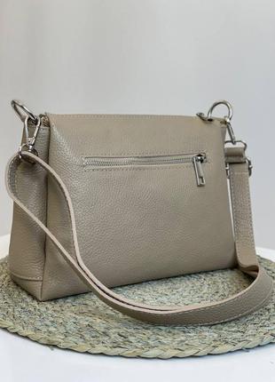 Класическая женская сумка средних размеров на длинном ремешке из натуральной кожи италия4 фото