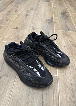 Кроссовки yeezy boost 7003 фото