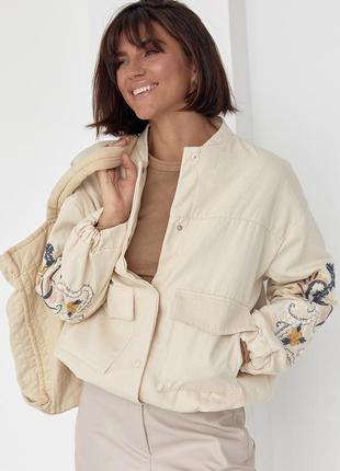 Жіноча куртка-бомбер з вишивкою на рукавах, вишиванка, куртка з вишивкою,6 фото