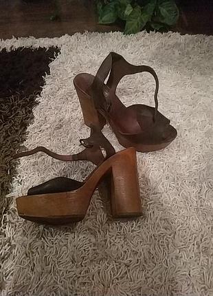 Стильные  натуральные босоножки очень крутые розвантажуюсь