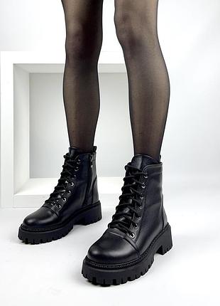 Черные ботинки из натуральной кожи