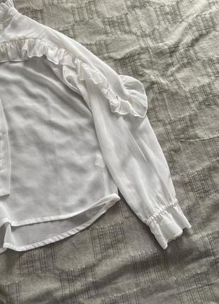 Белая блуза на майку. полупрозрачная. очень интересная и нежная6 фото