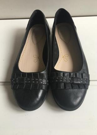 Шкіряні туфлі clarks р. 39-40 жіночі