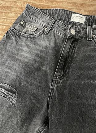 Рваные темные выгоревшие мом джинсы2 фото