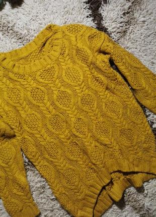 Светр гірчичного кольору в коси zara