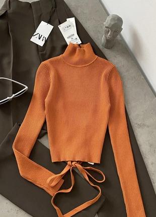 Оранжевый укороченный свитер с открытой спиной zara кофта джемпер лонгслив зара