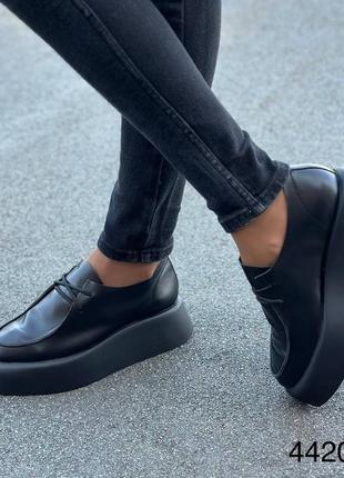 Женские кожаные черные туфли