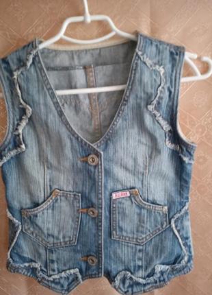 Жилет.  denim