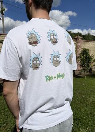 Біла футболка rick and morty bershka6 фото