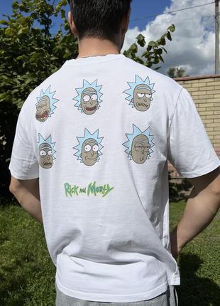 Біла футболка rick and morty bershka4 фото