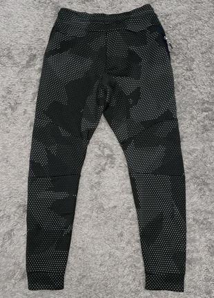 Штани nike tech fleece camo, оригінал, розмір s2 фото