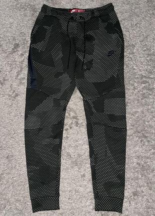 Брюки nike tech fleece camo, оригинал, размер s