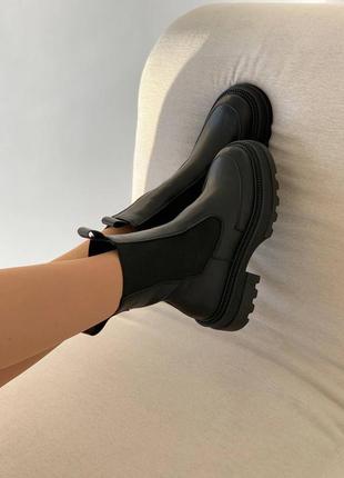 Черные натуральные кожаные осенние демисезонные деми ботинки челси с резинками на резинках толстой подошве без молнии кожа осень10 фото