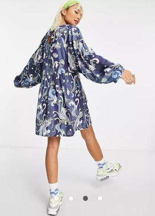 Красивое женское платье свободный фасончик