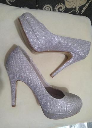 Туфлі срібло.