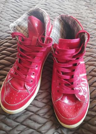 Продам кеды.