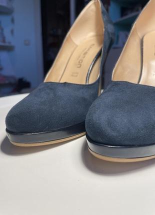 Туфли замшевые на каблуке темно-синие2 фото
